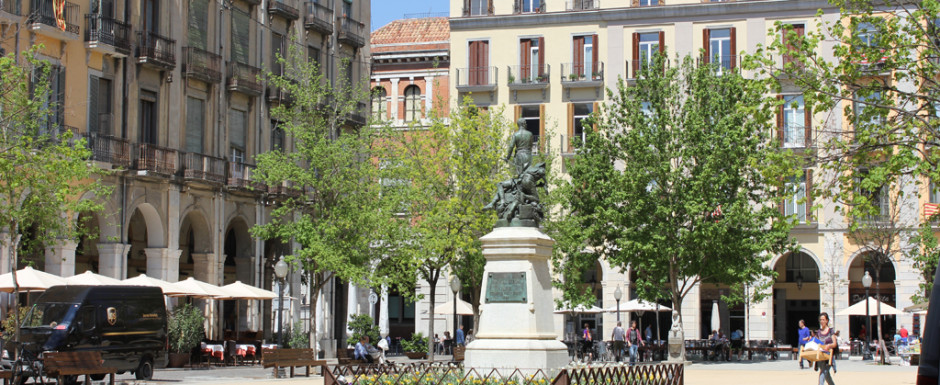 Girona statue