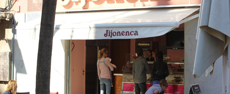 La Jijonenca serve great ice creams in Sant Feliu de Guixols
