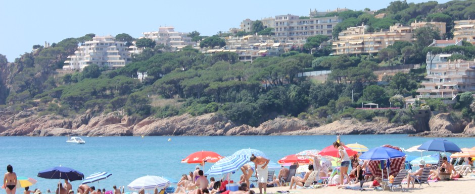 What's on in Sant Feliu de Guixols - platja sant pol